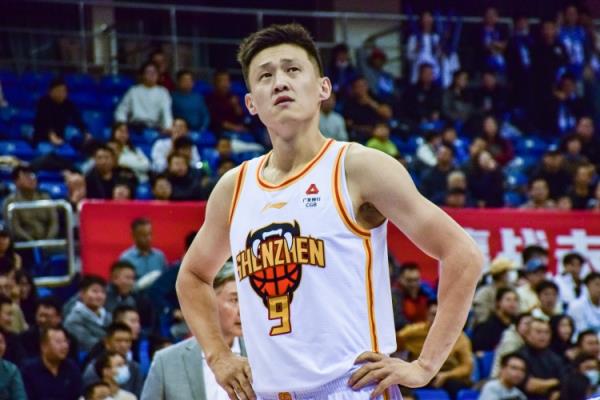 教練教你打籃球！周鵬13中10砍24分&生涯總得分升歷史第十三！