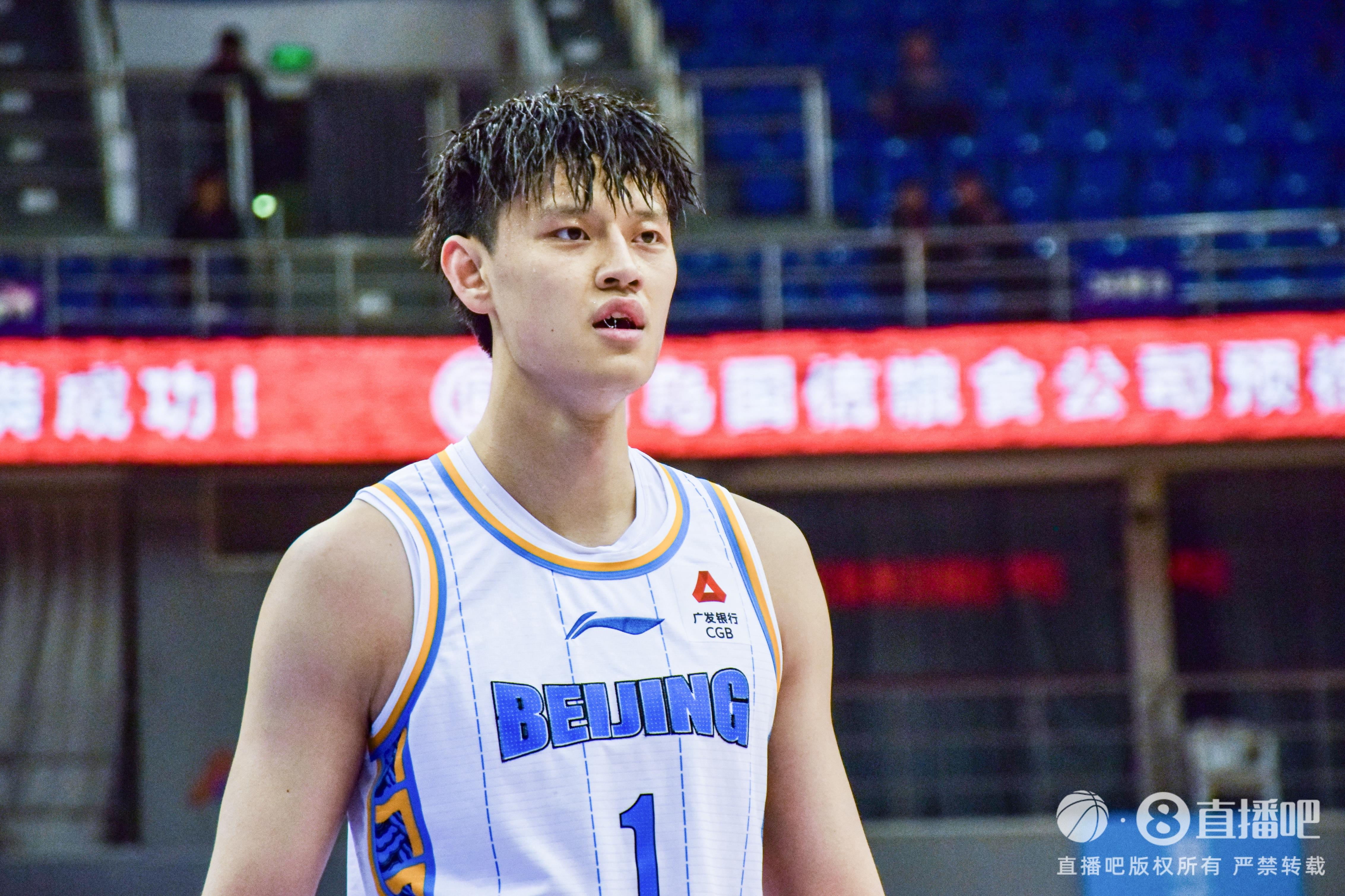 7次大帽相當(dāng)炸裂！曾凡博替補(bǔ)砍16分7板7帽 大帽絕殺遼寧！