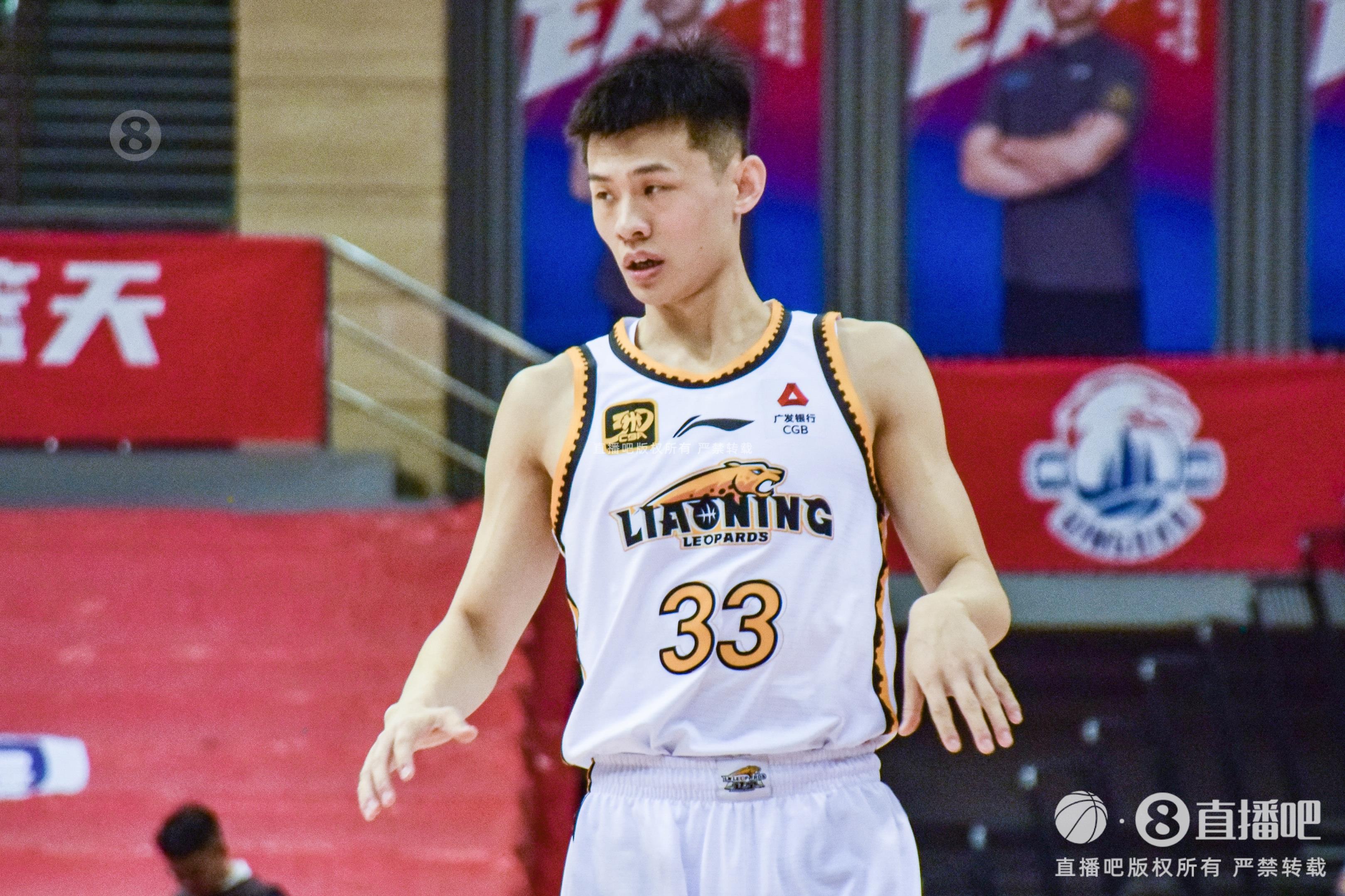 盡力了！王嵐嵚末節(jié)2記三分 全場(chǎng)18分鐘4中3拿到10分