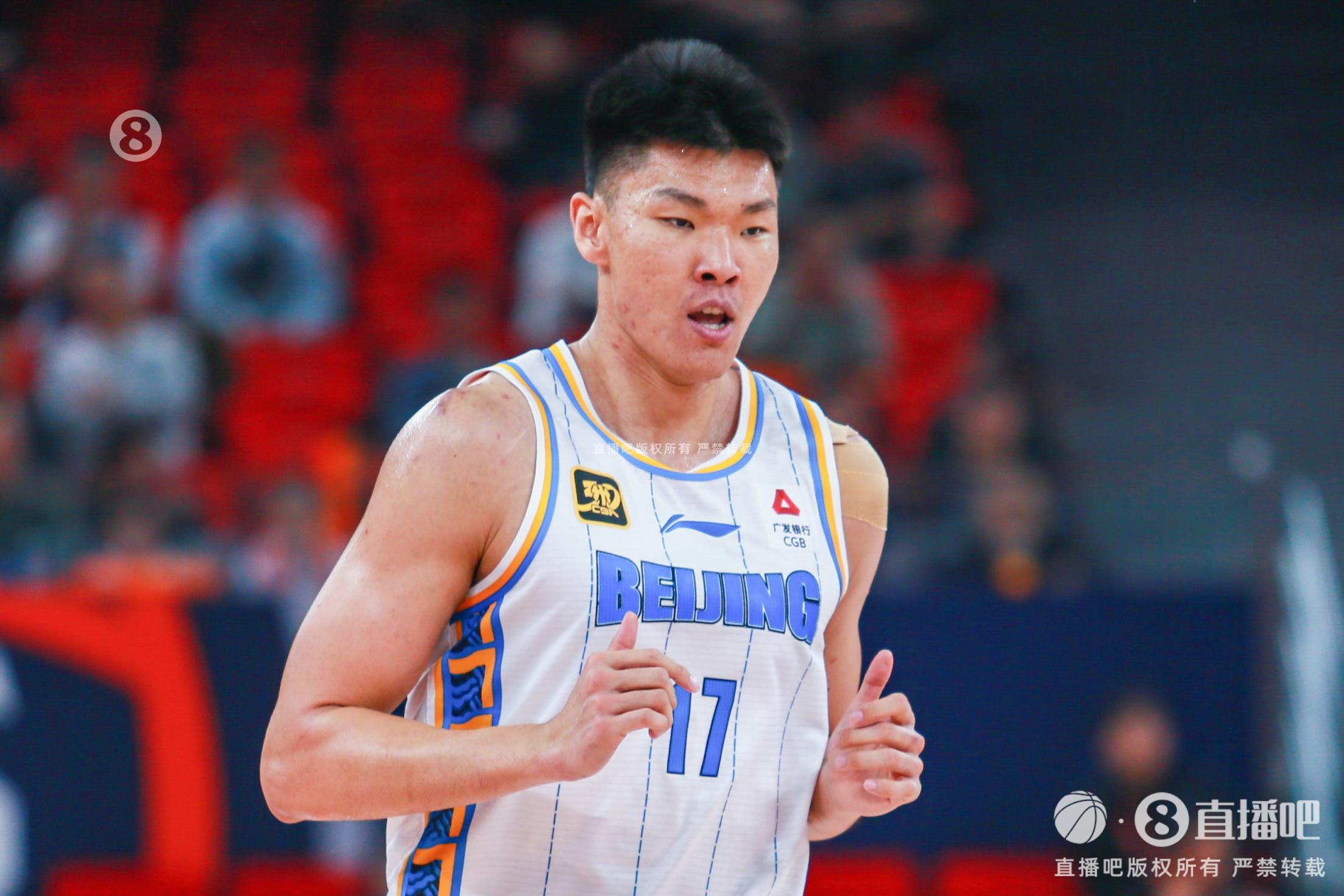 進(jìn)攻端把握機(jī)會(huì)不錯(cuò)！范子銘10投7中貢獻(xiàn)16分3助攻