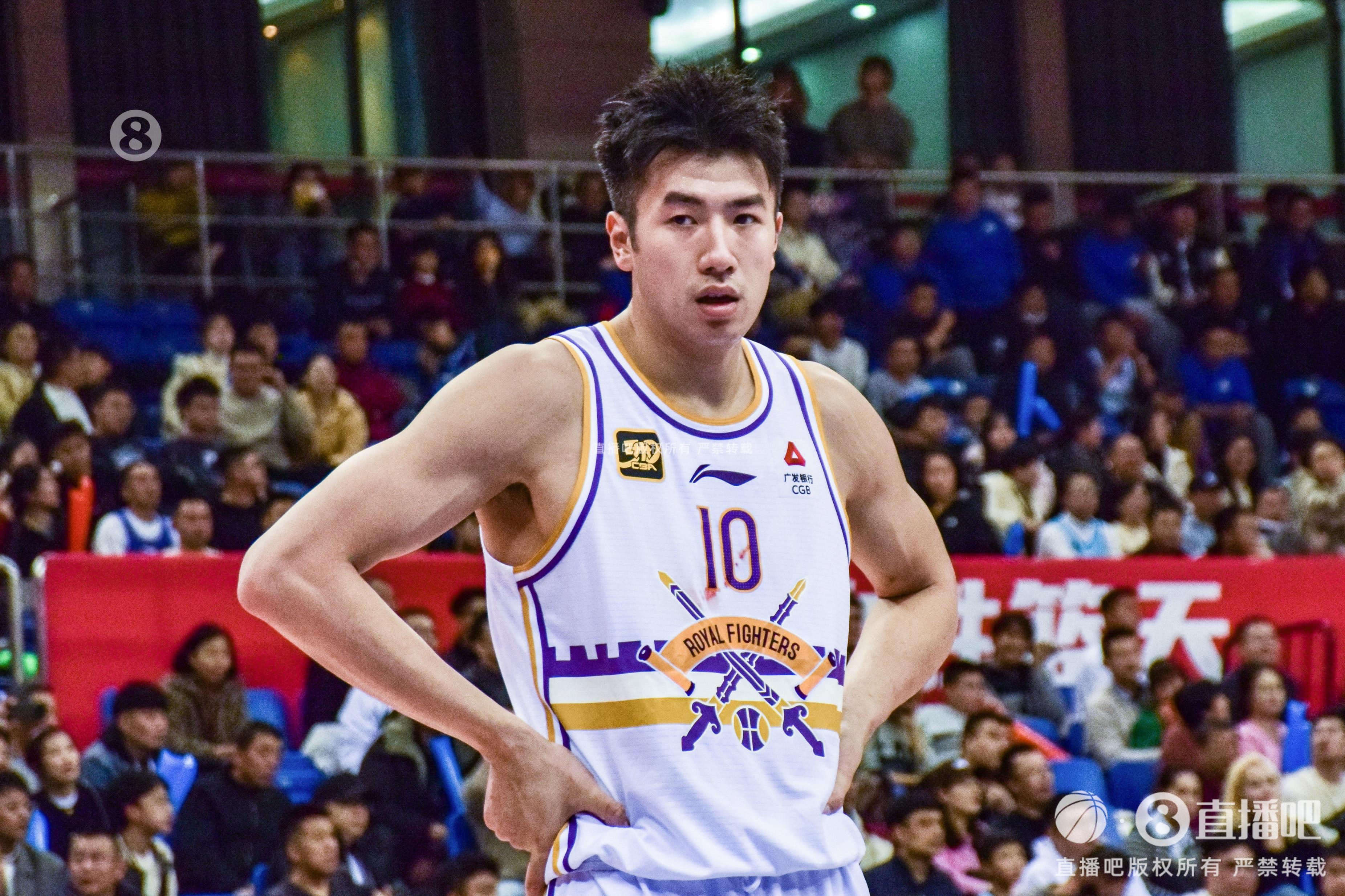 高效表現(xiàn)難救主！鄒雨宸11中8拿下21分7籃板